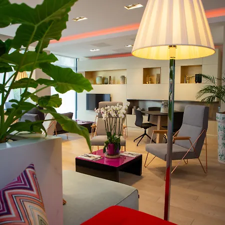 Clement Ader Apart Otel 4*