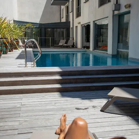 Clement Ader Apart Otel 4*
