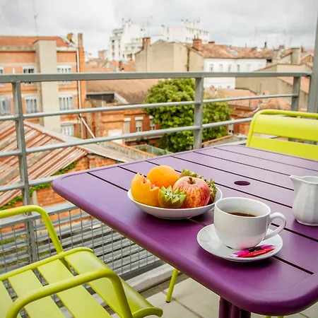 Clement Ader Apart Otel 4*