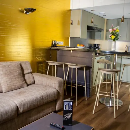 Clement Ader Apart Otel 4*